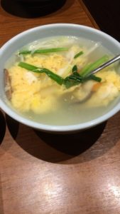 安楽亭　玉子と野菜のスープ